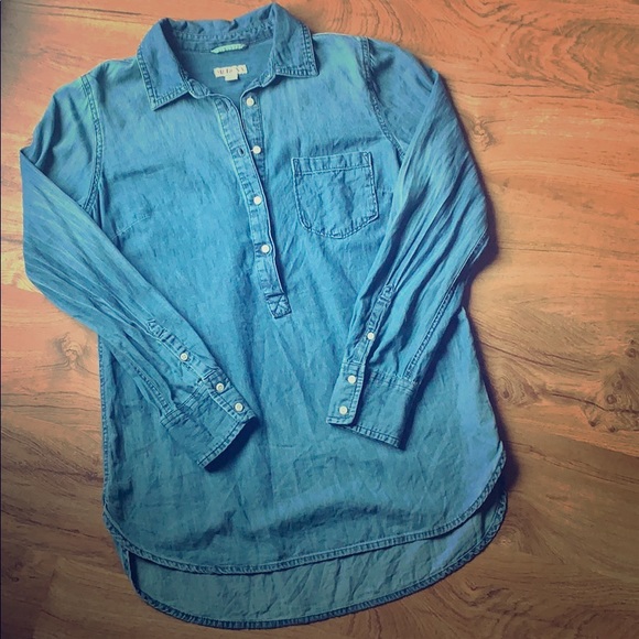 Target Merona Blue-Jean V-neck Button up - Picture 1 of 6